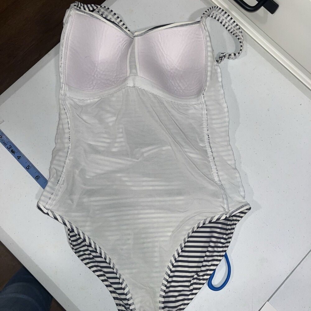 Bond-Eye Australia Women’s Gray Striped Ruched One Piece Swimsuit US 8 D/DD - Picture 6 of 10